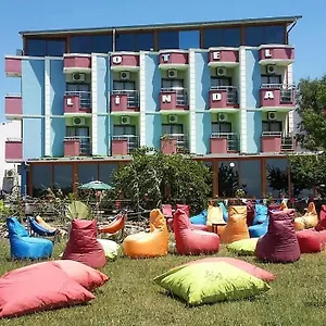 https://linda-butik-otel-gumuldur.hotelsofizmir.com