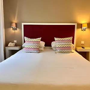 Kyriad 18 - Porte De Clignancourt - Montmartre Отель Париж